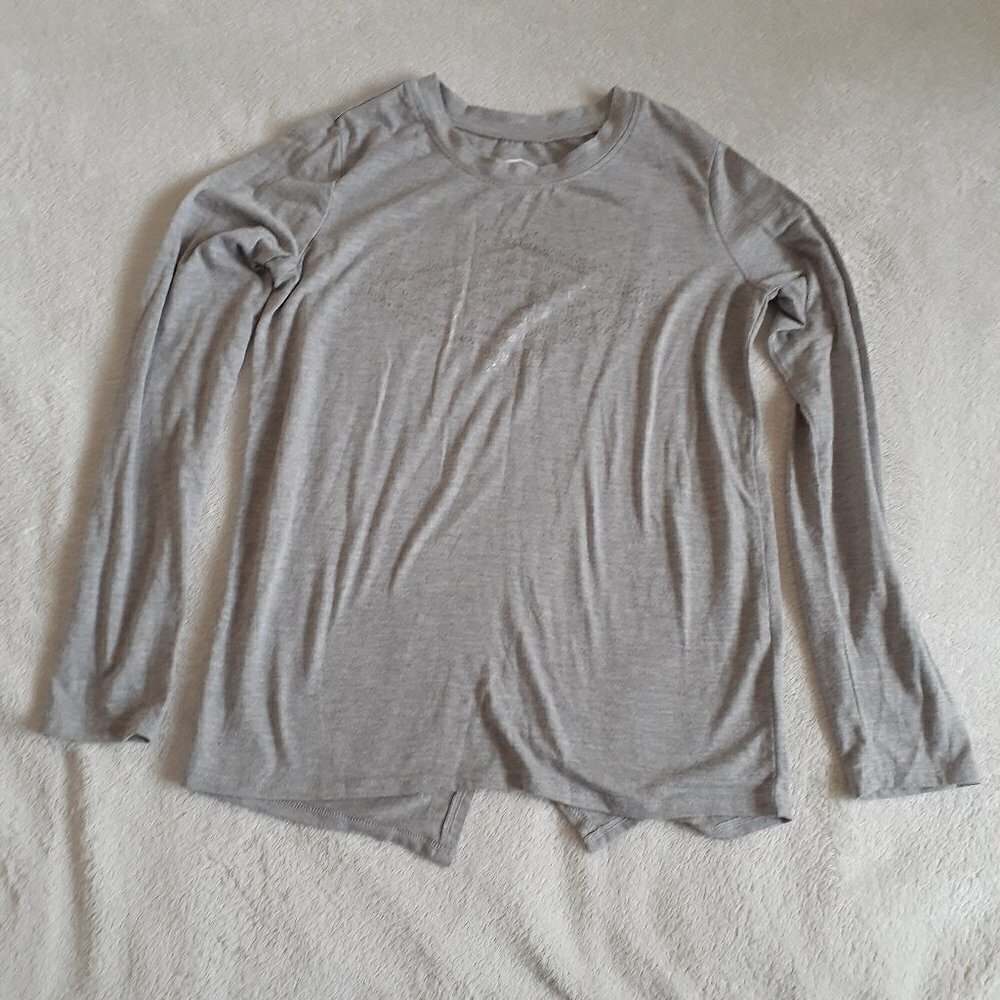 Umbro Girls Large 10/12 Gray Long Sleeve Logo Shirt